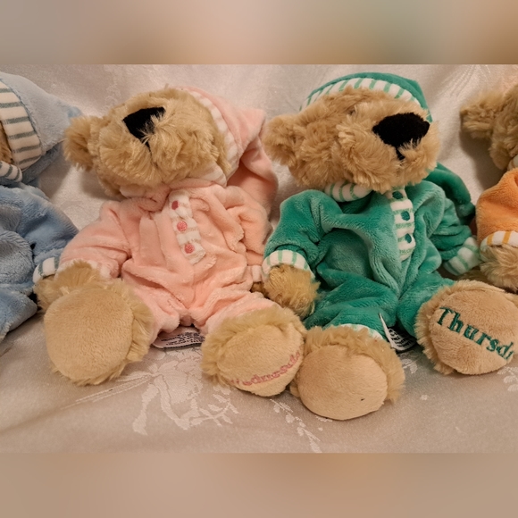 F.A.O. SCHWARZ Sleepy Time Teddy Bears Days Of The Week! - Picture 5 of 16